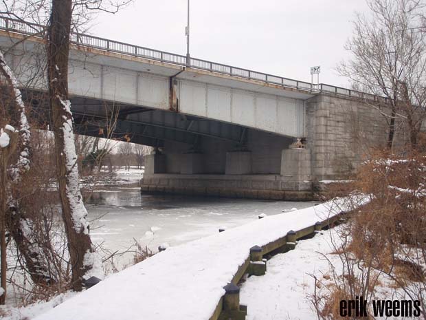 Snow below Roosevelt Bridge