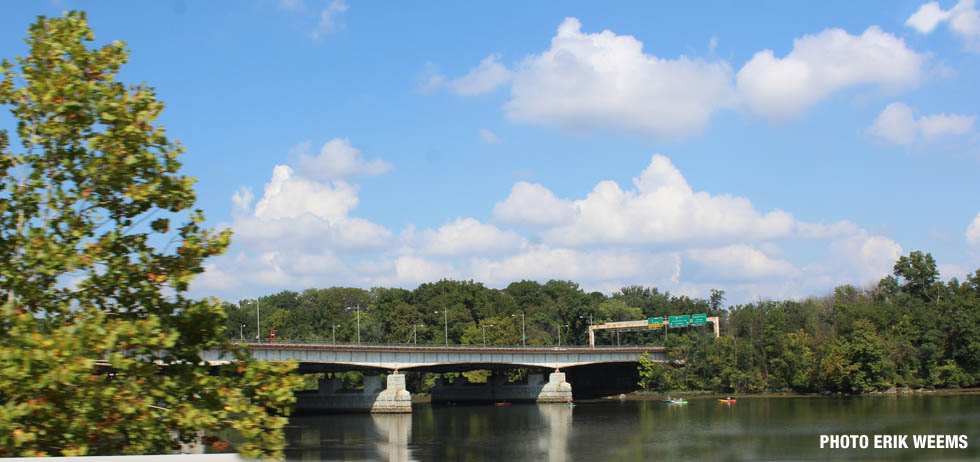 Walk way Roosevelt Island Washington DC on Potomac River
