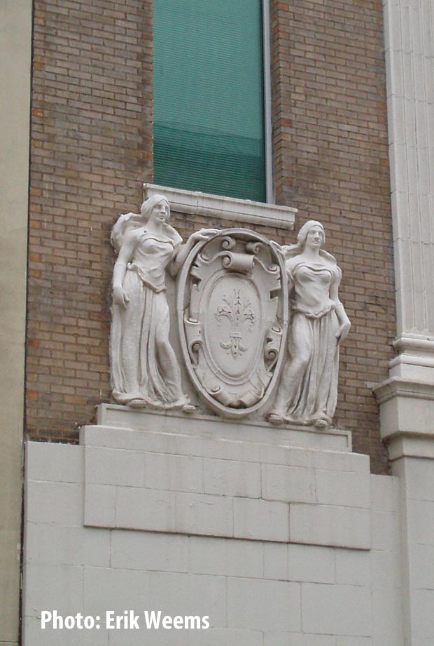Two Women sculpture Washington DC