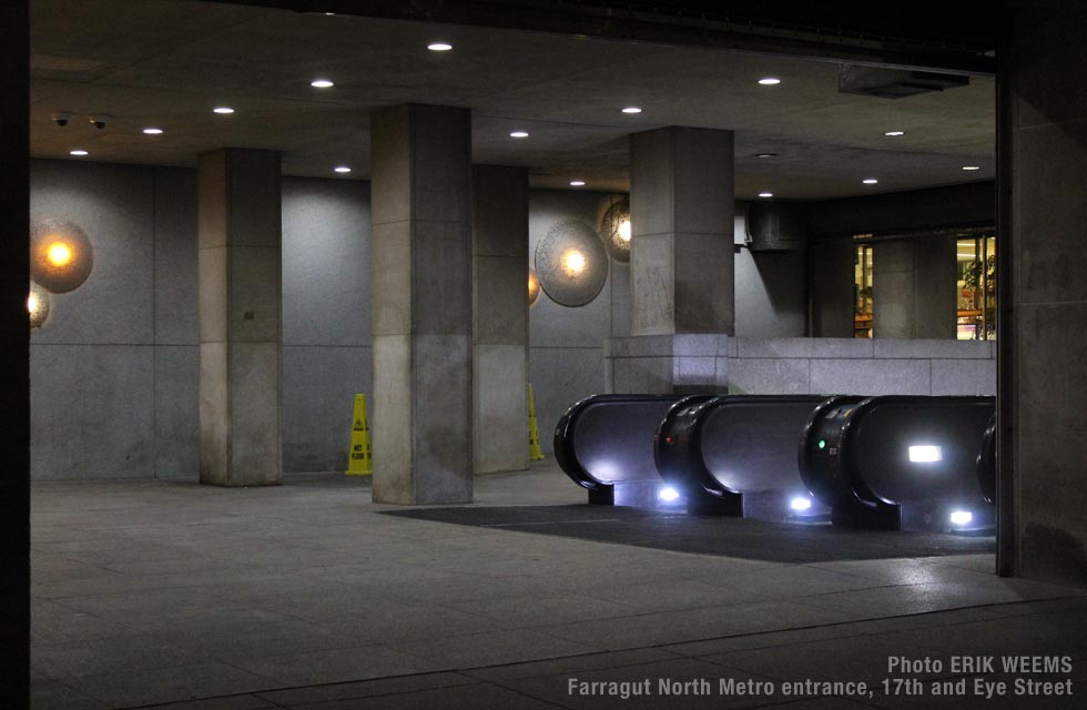 Farragut Metro Entrance