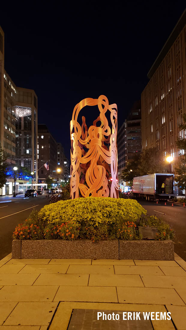 Loop sculpture ribbon - COnnectivut Ave