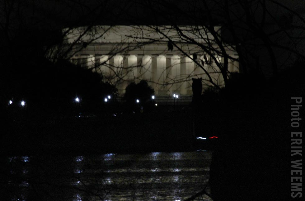 Lincoln Memorial and Potomac River at night